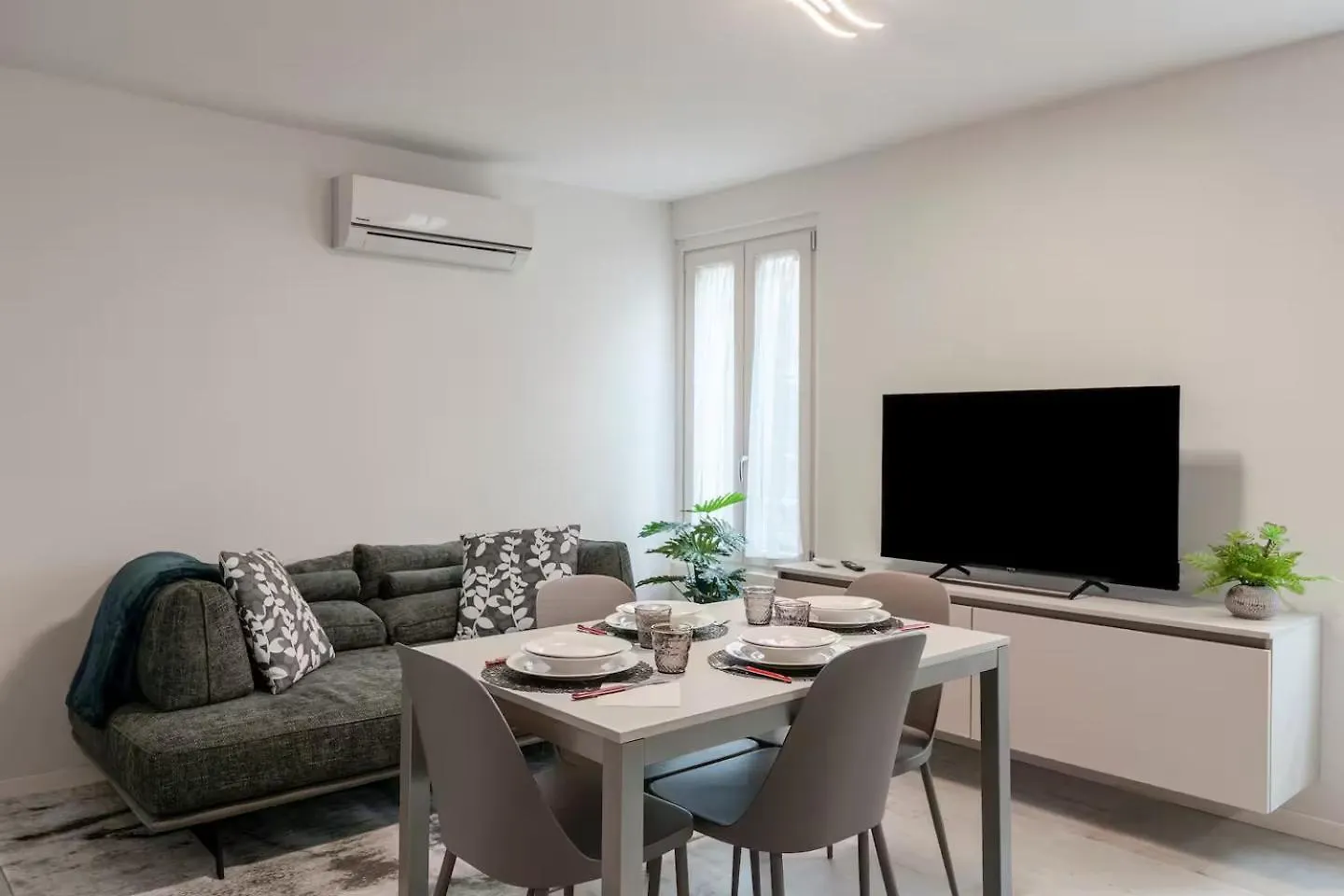 Essenza Moderna - Centro & Relax Lejlighed Brescia